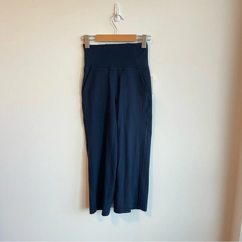 NWT Lululemon Align High-Rise Wide Leg Crop 23"
True Navy Size 2 - Picture 5 of 14